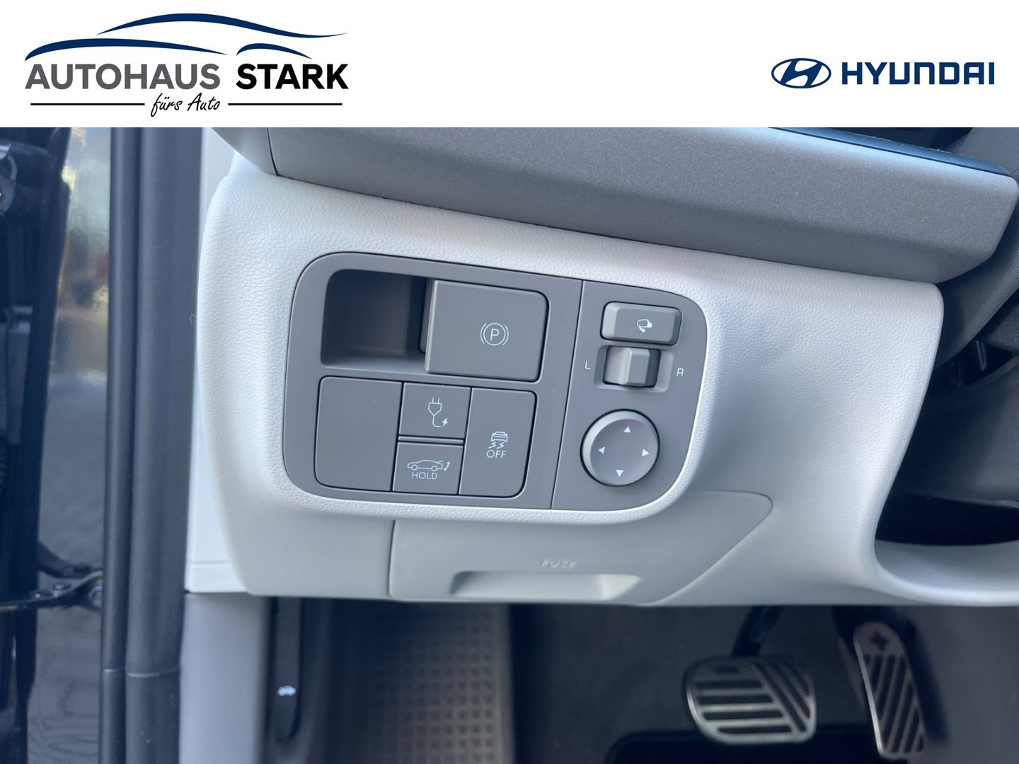 Fahrzeugabbildung Hyundai IONIQ 6 77,4 kWh 4WD UNIQ-Paket digitale Spiegel